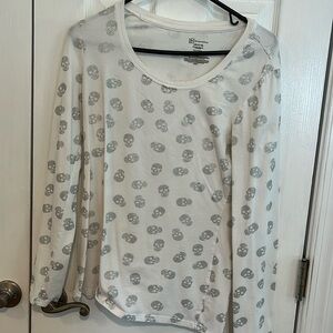 Used long sleeve shirt. Size L